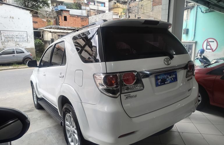 Toyota Hilux SW4 3.0 TDI 4x4 SRV 7L - Foto #3