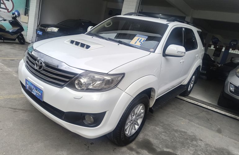 Toyota Hilux SW4 3.0 TDI 4x4 SRV 7L - Foto #5