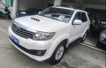 Toyota Hilux SW4 3.0 TDI 4x4 SRV 7L - Foto #5
