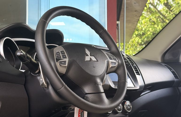 Mitsubishi Outlander 2.0 16V CVT - Foto #3