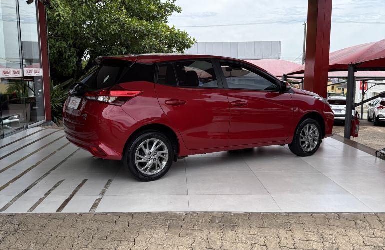 Toyota Yaris 1.5 XS CVT - Foto #4