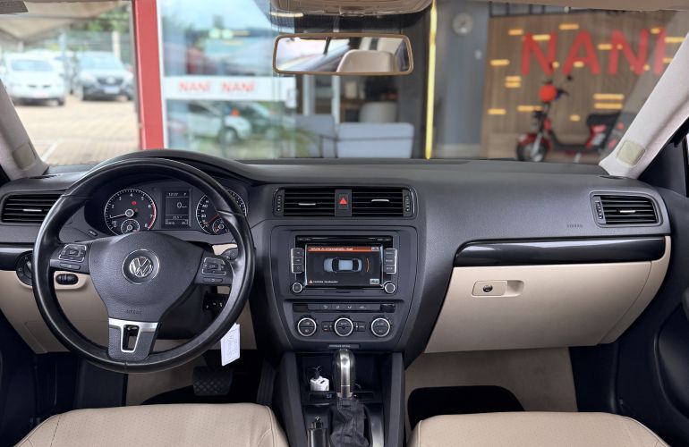 Volkswagen Jetta 2.0 Comfortline (Flex) - Foto #5