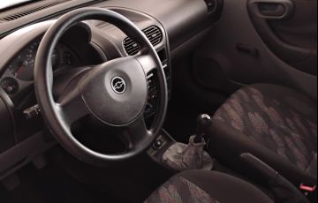 Chevrolet Corsa Sedan 1.8 8V - Foto #7