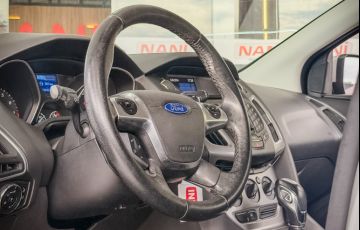 Ford Focus Hatch SE 2.0 16V PowerShift - Foto #3