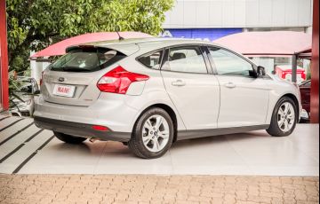 Ford Focus Hatch SE 2.0 16V PowerShift - Foto #4