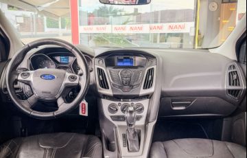 Ford Focus Hatch SE 2.0 16V PowerShift - Foto #5