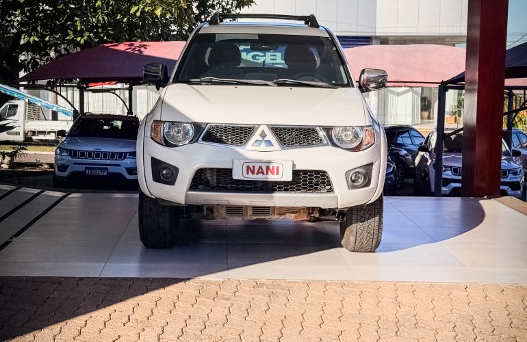 Mitsubishi L200 Triton HPE 4x4 3.2 DI-D (Aut) - Foto #2