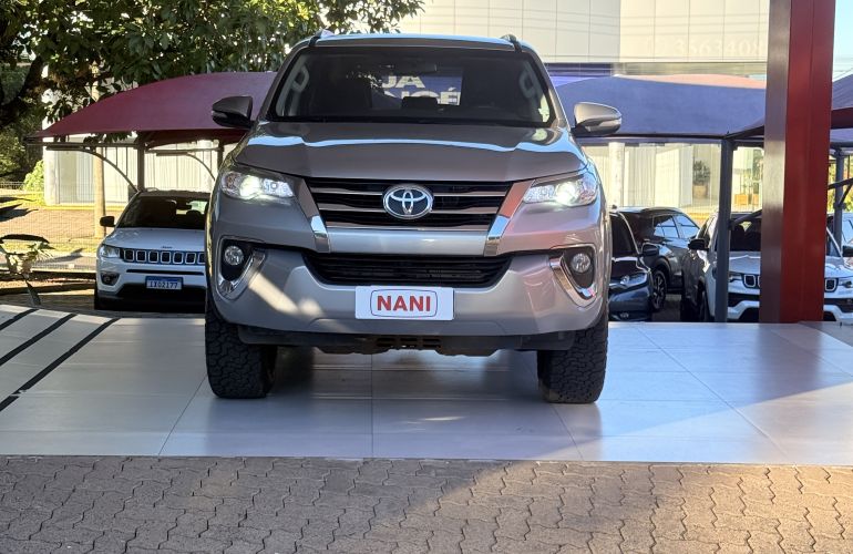 Toyota SW4 2.7 SR 7L 4x2 (Aut) (Flex) - Foto #2