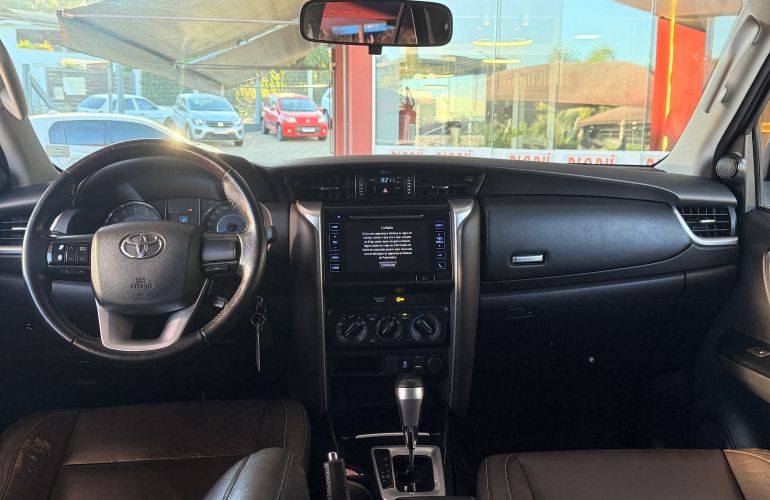 Toyota SW4 2.7 SR 7L 4x2 (Aut) (Flex) - Foto #5
