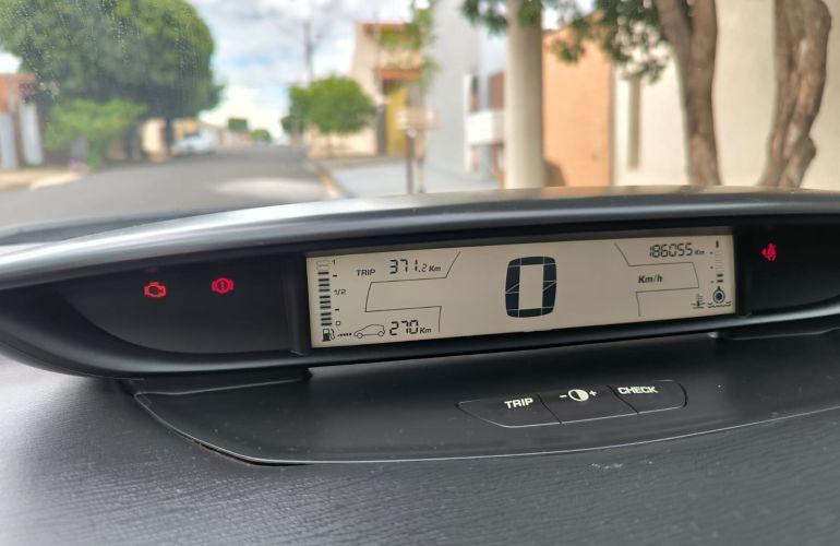Citroën C4 GLX 1.6 (flex) - Foto #3