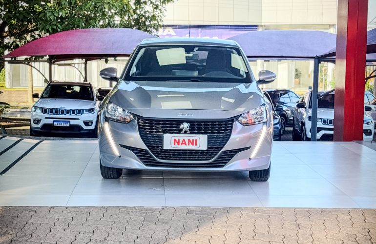 Peugeot 208 1.0 Like - Foto #2