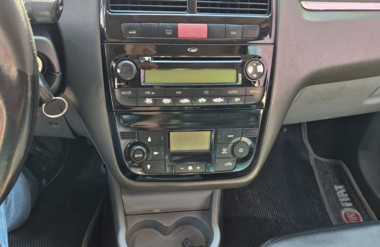 Fiat Linea 1.9 16V (Flex) - Foto #2