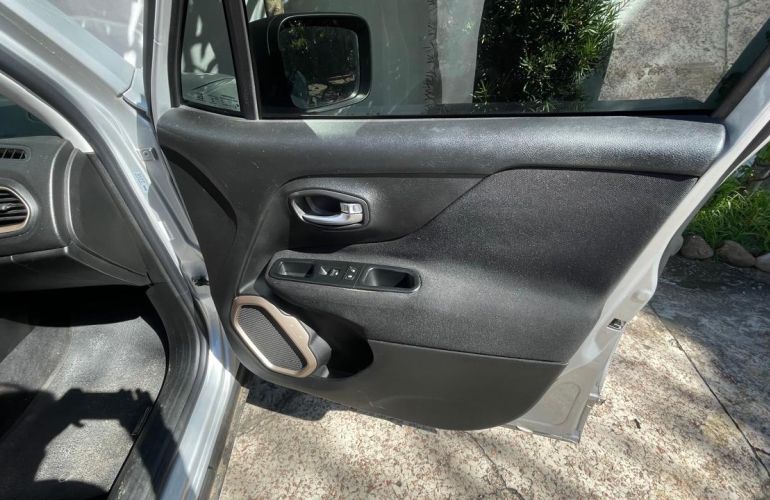 Jeep Renegade 1.8 (Aut) (Flex) - Foto #9