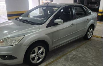 Ford Focus Sedan GLX 2.0 16V Duratec - Foto #2