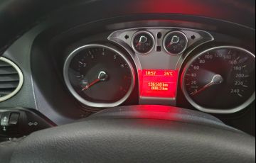 Ford Focus Sedan GLX 2.0 16V Duratec - Foto #5