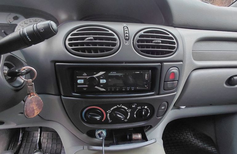 Renault Scénic Privilège 1.6 16V (flex) - Foto #6