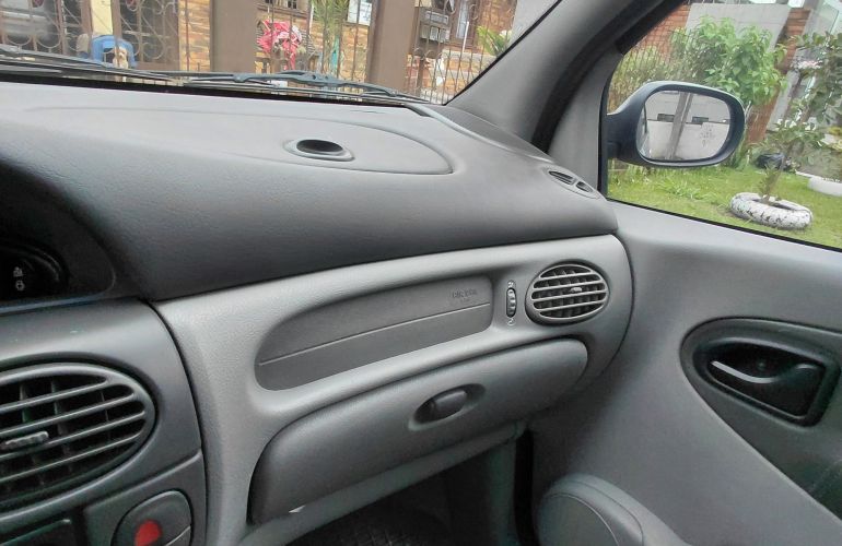 Renault Scénic Privilège 1.6 16V (flex) - Foto #7