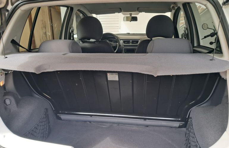 Volkswagen Fox 1.6 VHT (Flex) - Foto #3