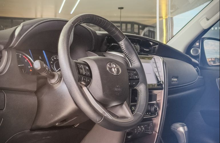 Toyota SW4 2.8 TDI SRX 7L 4WD - Foto #3