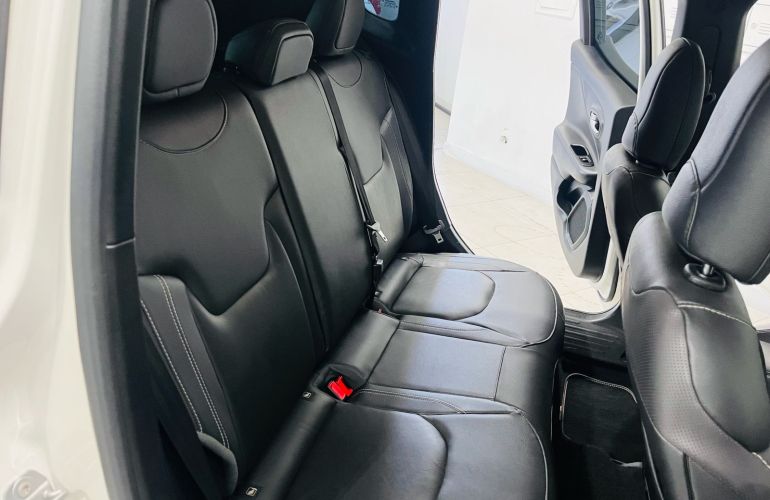 Jeep Renegade 1.3 T270 Longitude (Aut) - Foto #6