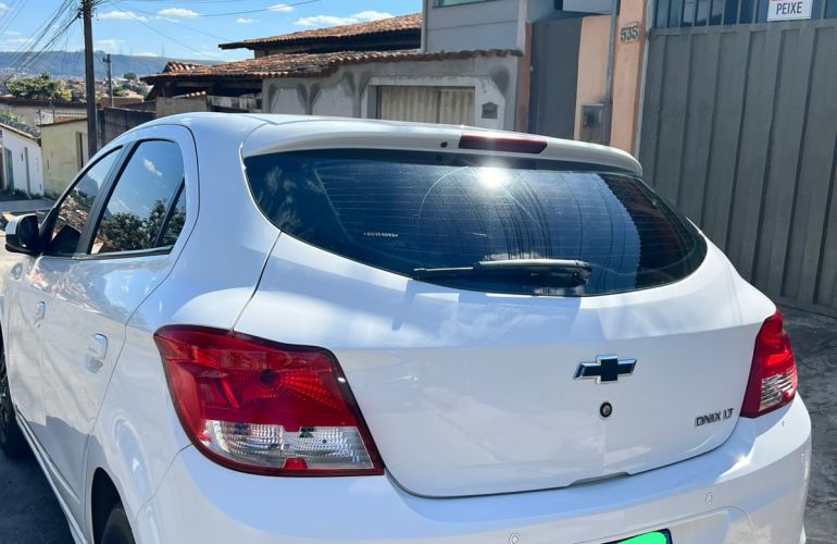 Chevrolet Onix 1.0 LT SPE/4 - Foto #5