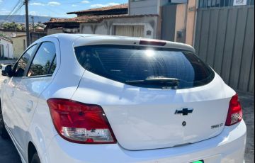 Chevrolet Onix 1.0 LT SPE/4 - Foto #5