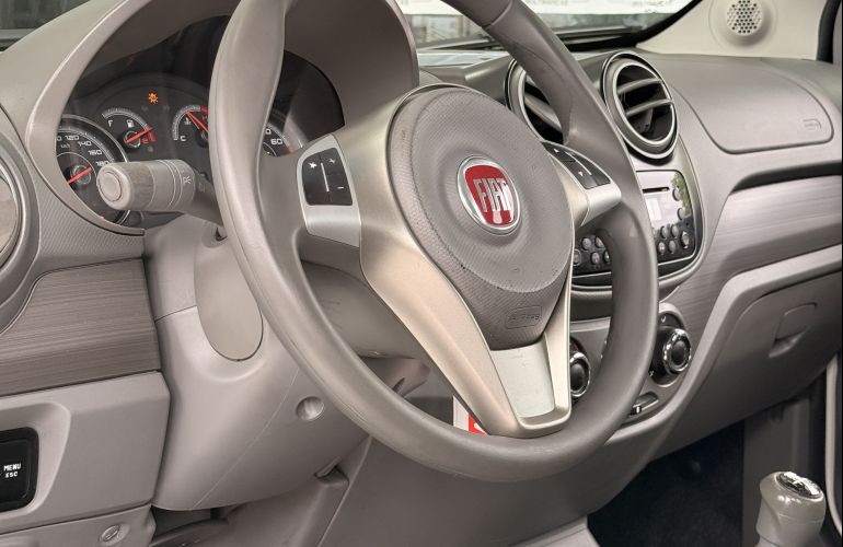 Fiat Palio Attractive 1.4 Evo (Flex) - Foto #3