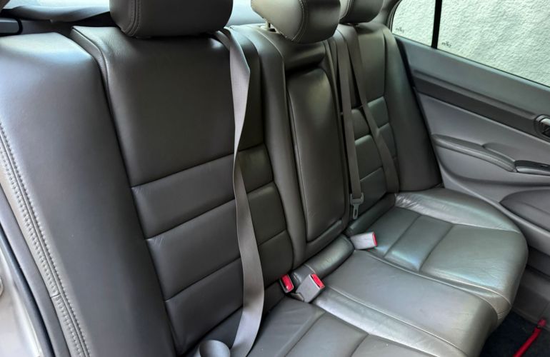 Honda New Civic LXS 1.8 16V (Flex) - Foto #7