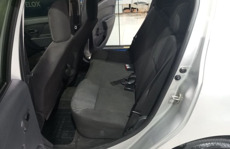 Renault Sandero Authentique 1.0 12V SCe (Flex) - Foto #8