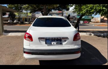 Peugeot 207 Hatch Quiksilver 1.4 8V (flex) (4 p.) - Foto #4