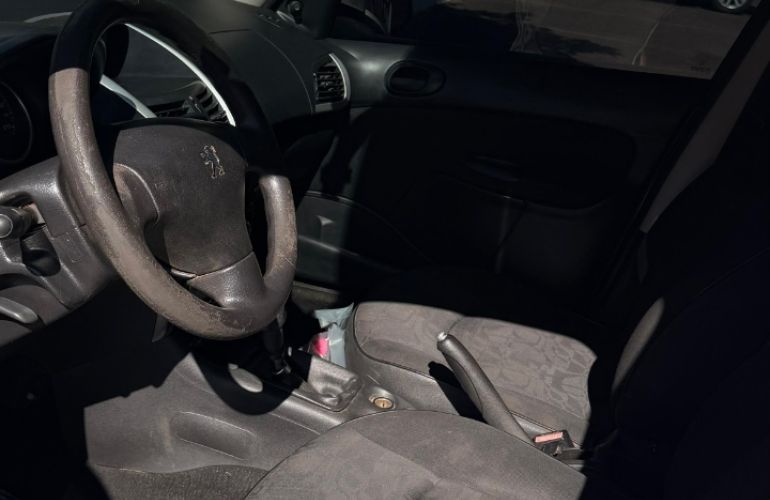 Peugeot 207 Hatch Quiksilver 1.4 8V (flex) (4 p.) - Foto #5