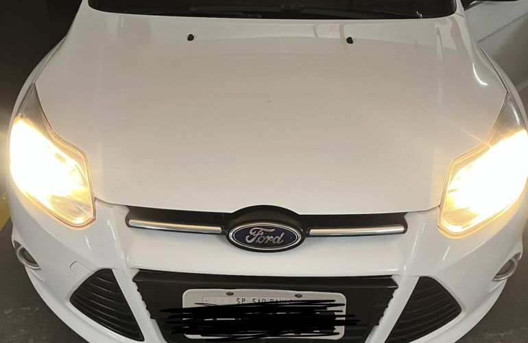 Ford Focus Sedan Titanium Plus 2.0 16V PowerShift (Aut) - Foto #2