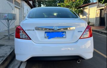 Nissan Versa V-Drive 1.6 Special Edition CVT - Foto #4