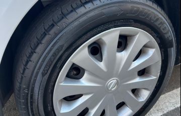 Nissan Versa V-Drive 1.6 Special Edition CVT - Foto #7