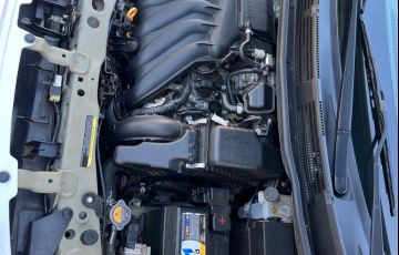 Nissan Versa V-Drive 1.6 Special Edition CVT - Foto #9