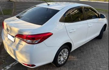 Toyota Yaris Sedan 1.5 XL CVT - Foto #5