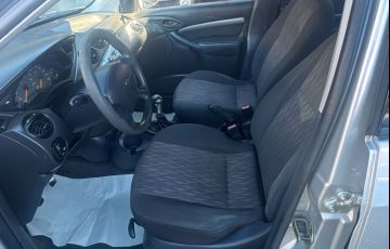 Ford Focus Hatch GL 1.6 8V