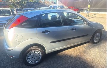 Ford Focus Hatch GL 1.6 8V - Foto #3