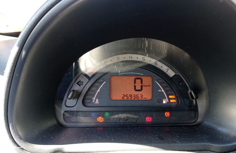 Citroën C3 GLX 1.4 8V (flex) - Foto #8