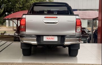 Toyota Hilux 2.8 TDI CD SR 4x4 (Aut) - Foto #6