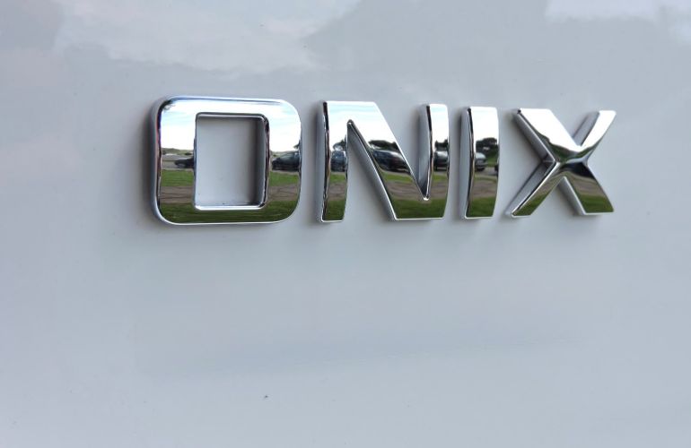 Chevrolet Onix 1.0 LT SPE/4 - Foto #2