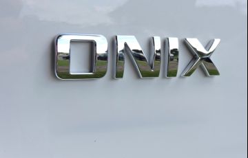 Chevrolet Onix 1.0 LT SPE/4 - Foto #2