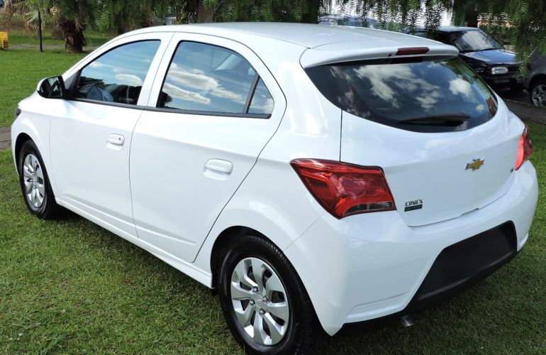 Chevrolet Onix 1.0 LT SPE/4 - Foto #3