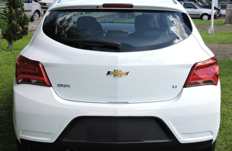 Chevrolet Onix 1.0 LT SPE/4 - Foto #4