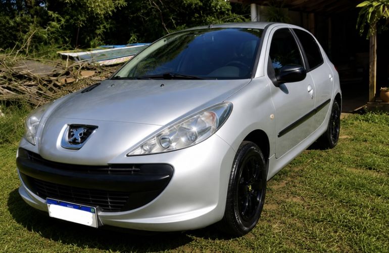 Peugeot 207 Hatch XR 1.4 8V (flex) 4p - Foto #5