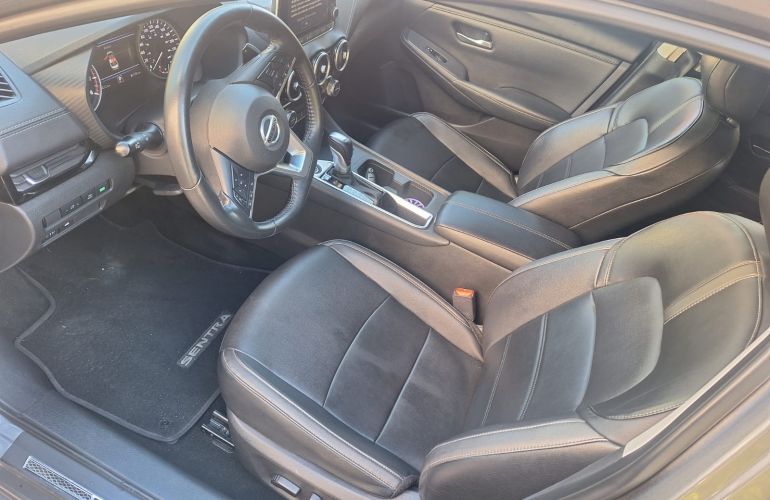 Nissan Sentra 2.0 Advance - Foto #6