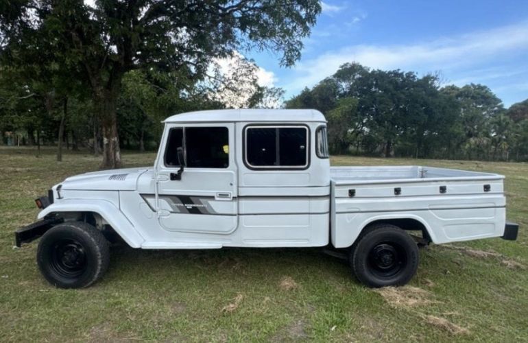 Toyota Bandeirante Picape OJ55LP2BL 4x4 4.0 (cab. dupla) - Foto #3