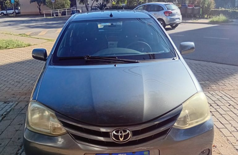 Toyota Etios XS 1.3 (Flex) - Foto #2