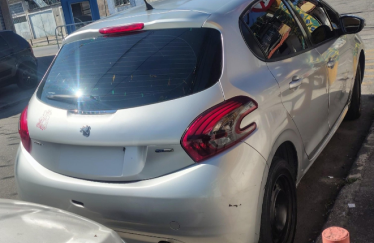 Peugeot 208 Active 1.2 12V (Flex) - Foto #2