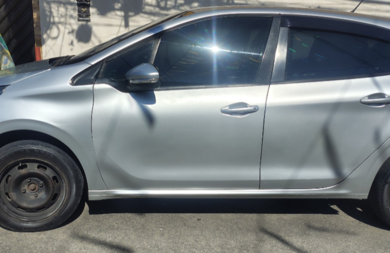 Peugeot 208 Active 1.2 12V (Flex) - Foto #3